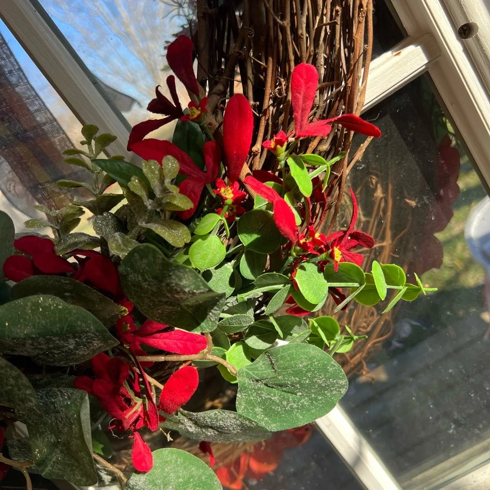 Festive Red and Green Holiday Wreath - Picture 7 of 7